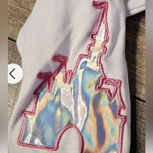 DISNEY CINDERELLA CASTLE ICON iridescent white sweatshirt w castles!!!! XL - Picture 1 of 6